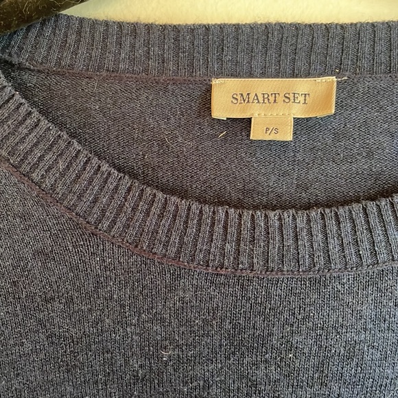 Navy blue knit, smart set size small. - Picture 2 of 4